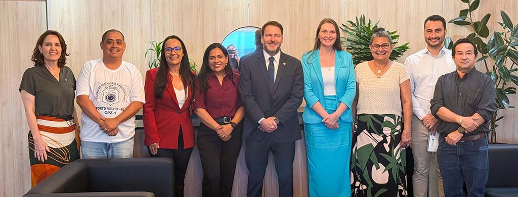 Participaram da reunião Ricardo, representante da Colônia de Pescadores Z-1 de Porto Velho; a Dra. Carol Dória, e a engenheira Raica Xavier, ambas do Ministério da Pesca; o Dr. Célio Lopes, advogado da Federação dos (Foto: Rafael Oliveira I Secom ALE/RO) - Gente de Opinião