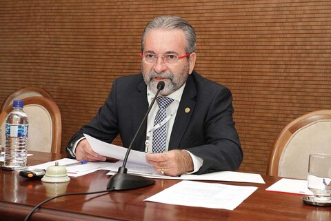 Presidente do CFM, Hiran Gallo recebe o prêmio Justiça e Saúde