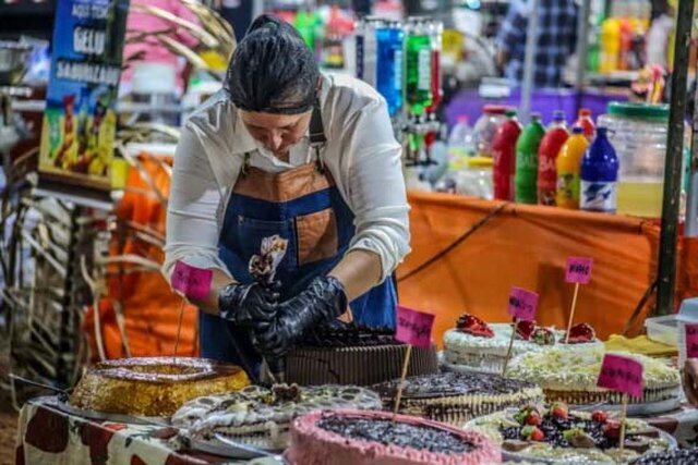 Há vagas no setor de alimentos, com oportunidades para cozinheiro(a), auxiliar de cozinha e chapeiro - Gente de Opinião