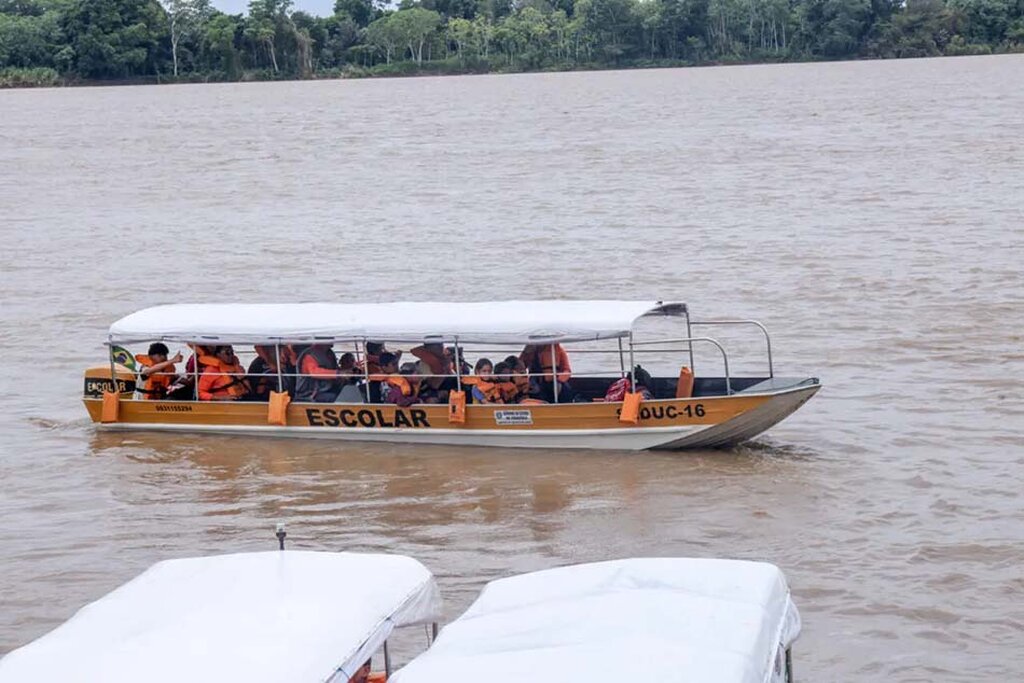 Com planejamento e investimento do Estado, o transporte escolar fluvial passou a oferecer melhores condições aos alunos do Baixo Madeira - Gente de Opinião