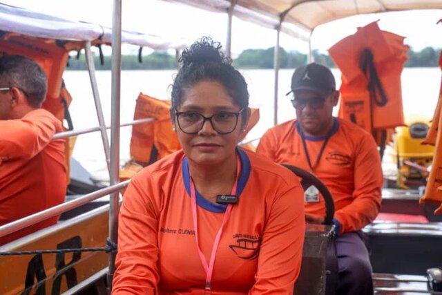 A história de Clenir transforma a travessia em propósito: hoje, ela conduz pelo rio os sonhos que um dia lutou para alcançar - Gente de Opinião