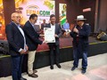 Governador Marcos Rocha recebe título de Presidente de Honra da Fenacom durante homenagens a jornalistas