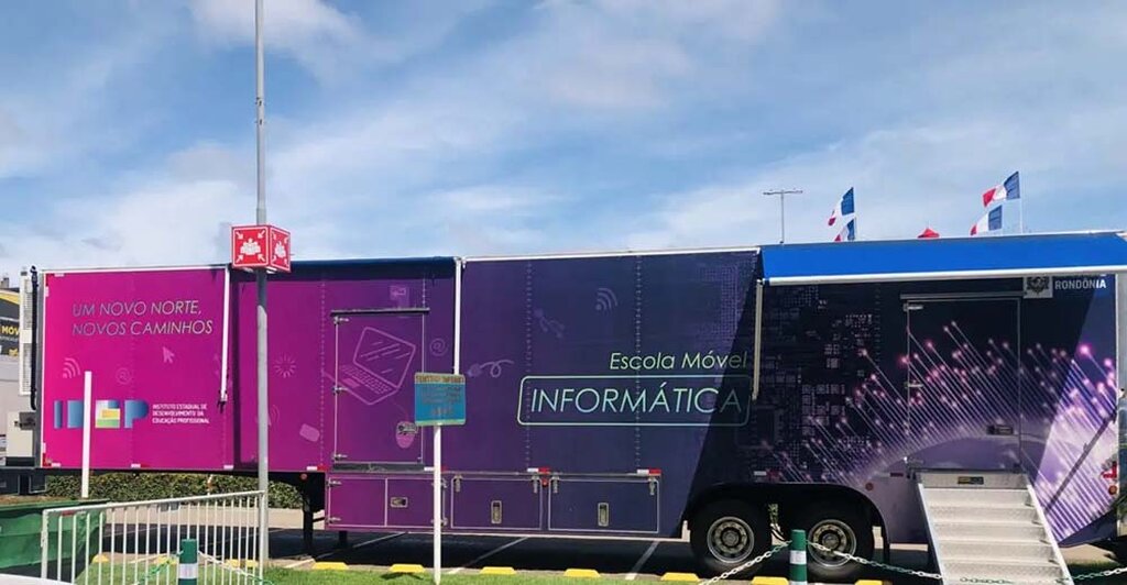 Escola Móvel de Informática está em Porto Velho para ofertar cursos gratuitos  a quem se interessa em se capacitar no mundo digital - Gente de Opinião