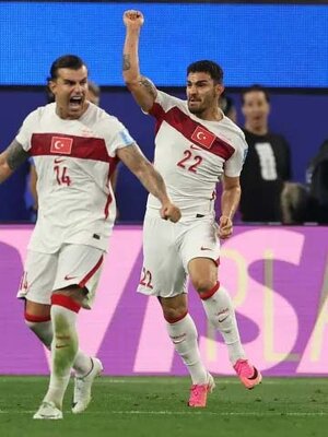 Turquia ganha no fim, mas não muda nada