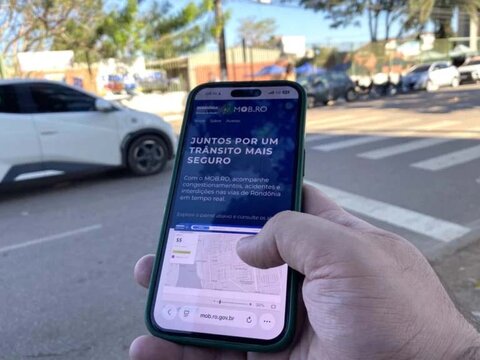 Orientações sobre como utilizar o MOB.RO, portal para acompanhar o trânsito, são repassadas pela Setic