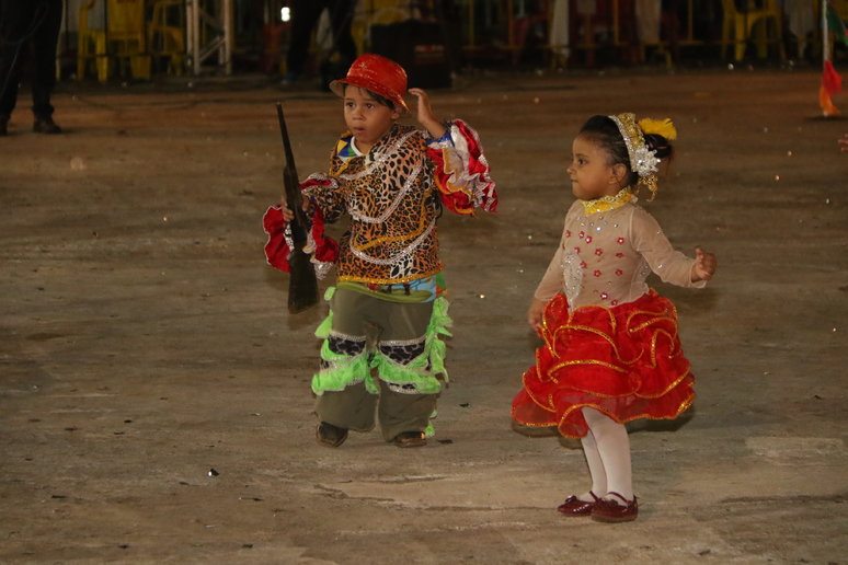 QUADRILHA MIRIM DO CANDEIAS - FOTO: RONI CARVALHO