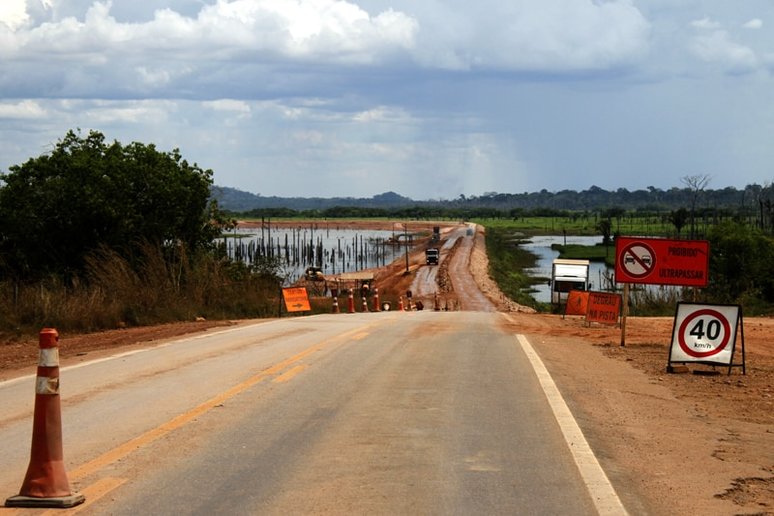 Obras de elevação na região da antiga Mutum-Paraná (foto Cléris Muniz)