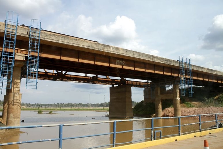 Reforço na ponte de concreto (Foto Cléris Muniz)