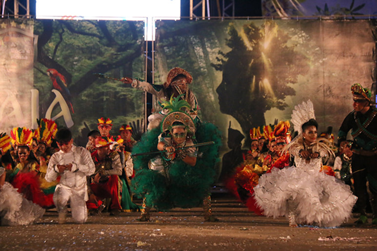 Quadrilha junina adulta a Roça é Nossa - Foto: Roni Carvalho