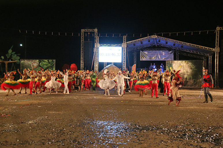 Quadrilha junina adulta a Roça é Nossa - Foto: Roni Carvalho