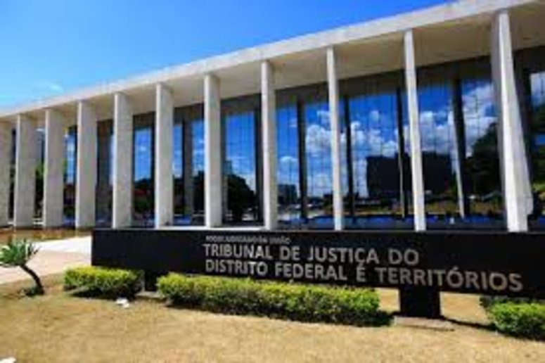 1964 - Em 1961 a 2ª instância do Judiciário dos territórios também saiu do Rio de Janeiro e se instalou em Brasília