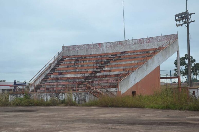 Bumbódromo abandonado