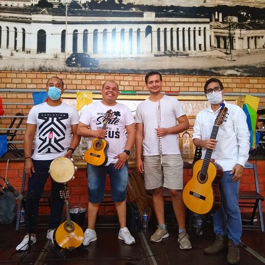 O grupo de chorinho Espinha de Pirarucu é atração aos sábados do Café Regional.