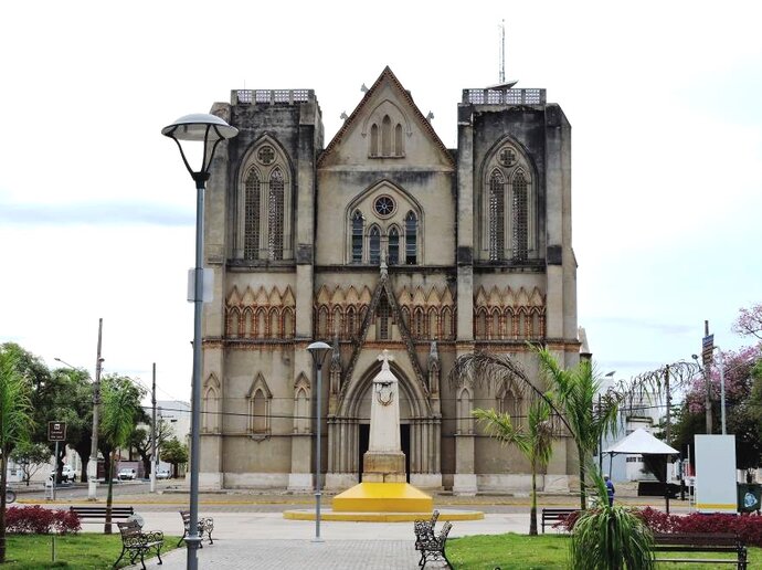 Catedral e Marco do Jauru