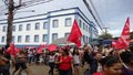 Passeata e protestos marcam o segundo dia de greve