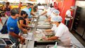Restaurante Popular homenageia mães 