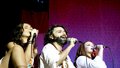 Grupo musical revive tropicália 