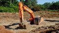Prefeitura realiza 2ª etapa de limpeza e urbanização do canal da Prudente de Moraes