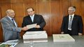 Governador Confúcio Moura recebe diretores do Basa