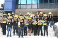 Servidores fazem manifestação na escadaria da Justiça Federal