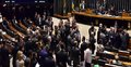 Deputados resistem à proposta que reduz número de partidos 