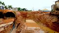 Obra de drenagem vai aumentar capacidade de vazão de canal