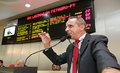 Deputado assegura nome do cônjuge na ficha de bovídeos