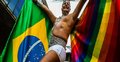 Levantamento aponta recorde de mortes por homofobia no Brasil em 2017 