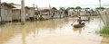 Rio Tarauacá transborda e desabriga famílias