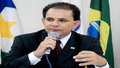 Entidades fazem ato cívico contra corrupção em frente ALE