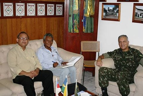 ASSOCIAÇÃO CULTURAL SE REÚNE COM GENERAL DA 17ª BRIGADA PARA FALAR DE PROJETOS CULTURAIS DO EXÉRCITO EM RO