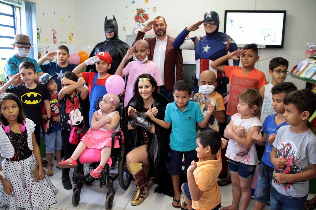 Heróis do Bem de São Paulo fizeram uma verdadeira festa ao visitar o setor de oncologia pediátrica do Hospital de Base em Porto Velho - Gente de Opinião