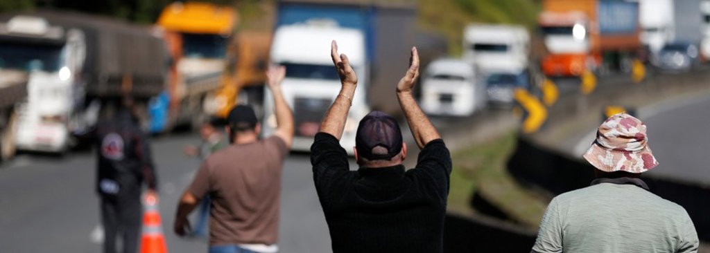 Protesto dos caminhoneiros cancela voos e afeta indústrias - Gente de Opinião