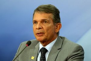 Ministro da Defesa, Joaquim Silva e Luna, fala sobre Forças Armadas garantir o abastecimento. - Wilson Dias/Agência Brasil - Gente de Opinião