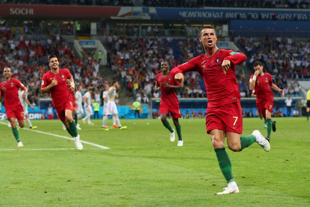 Agência Brasil na Copa 2018: Portugal e Espanha - Cristiano Ronaldo de Portugal faz seu terceiro gol. /Hannah McKay/Reuters/Direitos Reservados - Gente de Opinião