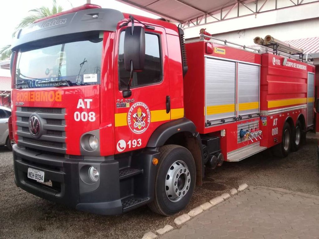 Corpo de Bombeiros de Cacoal recebe auto-tanque  - Gente de Opinião