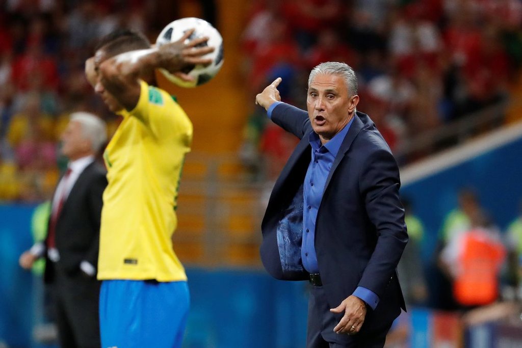 Soccer Football - World Cup - Group E - Brazil vs Switzerland - Rostov Arena, Rostov-on-Don, Russia - June 17, 2018 Brazil coach Tite gestures REUTERS/Damir Sagolj/Damir Sagolj/Reuters/Direitos Reservados - Gente de Opinião