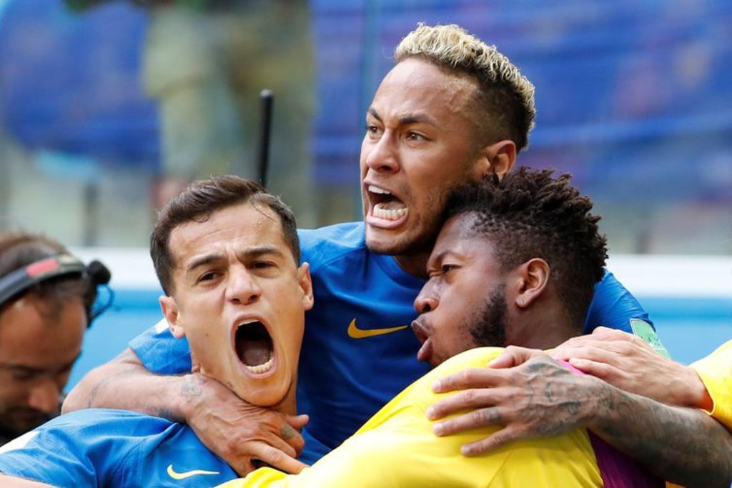 Phillipe Coutinho, Neymar e Fred comemoram o primeiro gol contra a Costa Rica - Juan Herrero/ EFE /Direitos Reservados - Gente de Opinião
