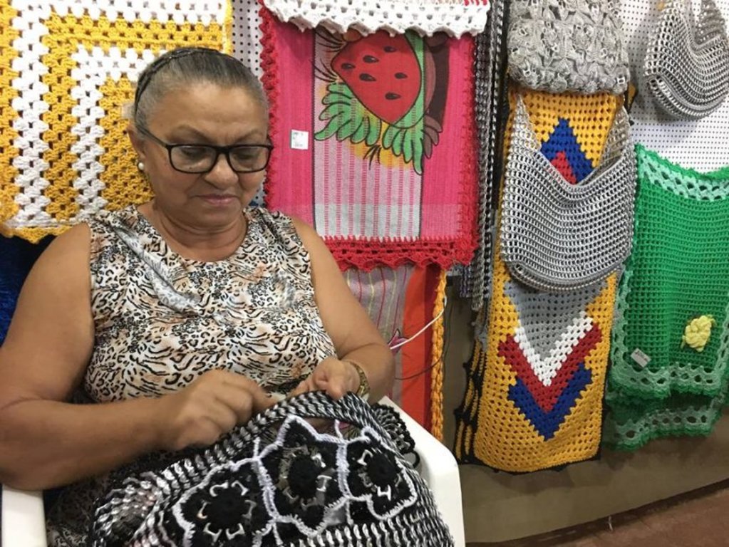 Artesã confecciona trabalhos que são exportados para fora do Brasil - Gente de Opinião