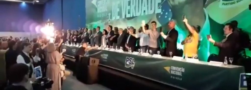 Bolsonaro chora antes de ser confirmado candidato à Presidência  - Gente de Opinião