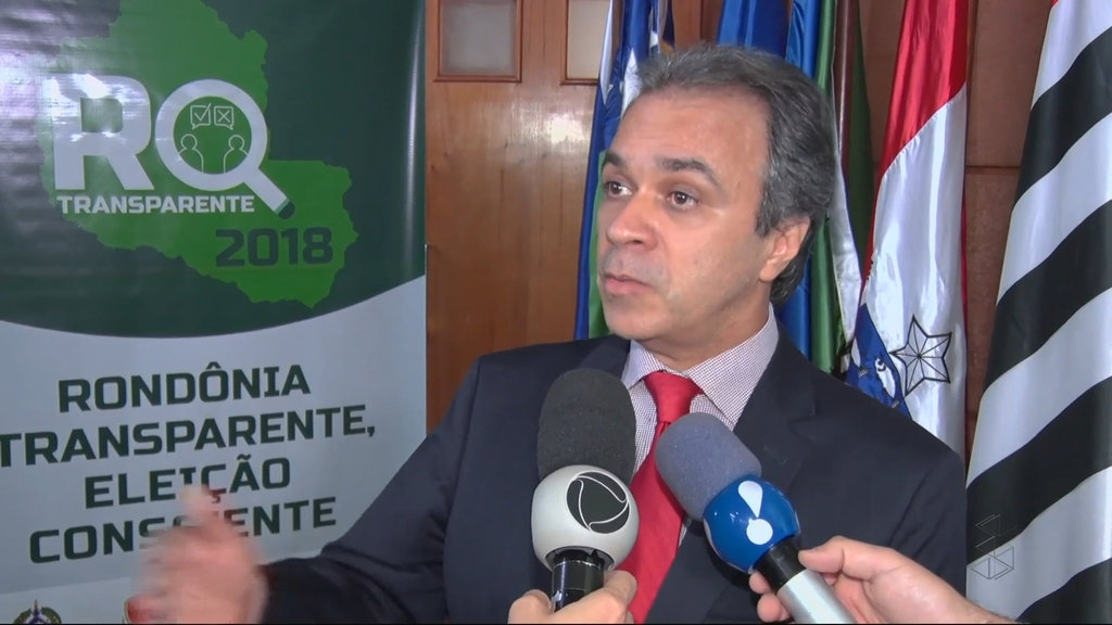 Presidente do TCE, conselheiro Edilon Silva, mostra as entranhas das finanças rondonienses (Foto JCarlos) - Gente de Opinião