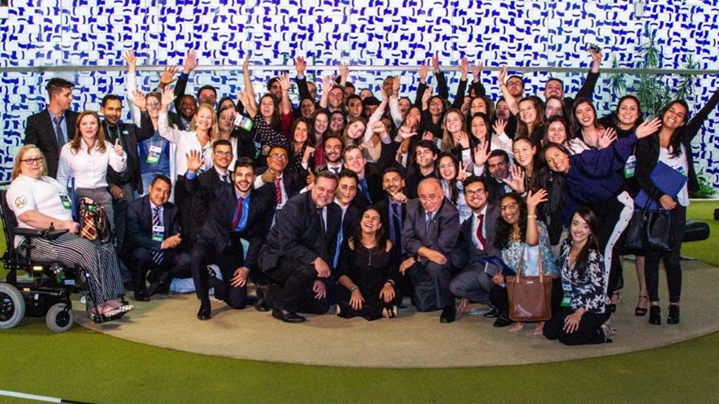 Mariana Carvalho recebe universitários na Câmara dos Deputados - Gente de Opinião