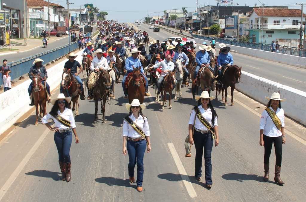 Cavalgada da Expojipa reúne multidão  - Gente de Opinião