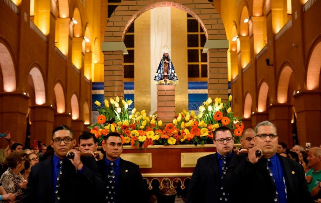 Festa da Padroeira reúne milhares de romeiros no Santuário de Aparecida - Gente de Opinião