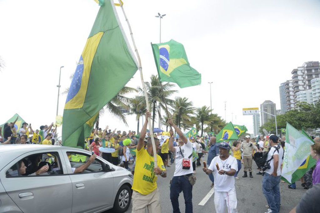Avenida em frente à casa de Bolsonaro é fechada para o trânsito  - Gente de Opinião