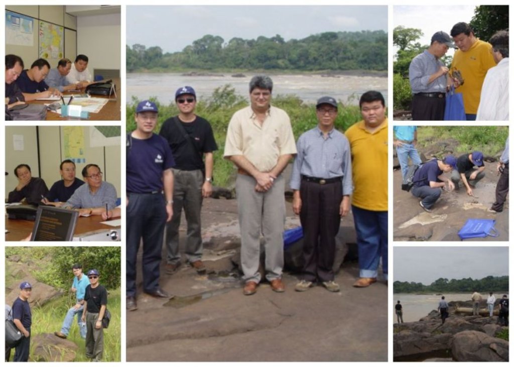 Chineses visitaram o local que estava destinado à construção da UHE Jirau, em novembro de 2004. Na foto central, o mais alto é o engenheiro Afonso Goulart, na época gerente do escritório de Furnas em Porto Velho (Fotos JCarlos) - Gente de Opinião