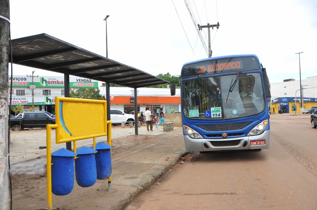 Prefeitura inicia instalação de novo modelo de abrigos de ônibus em Porto Velho - Gente de Opinião