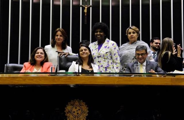 Em sessão presidida por Mariana Carvalho, Câmara aprova projetos voltados para mulheres - Gente de Opinião