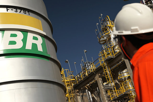 Combustível: Petrobras reduz pelo 2º dia seguido preço da gasolina nas refinarias - Gente de Opinião