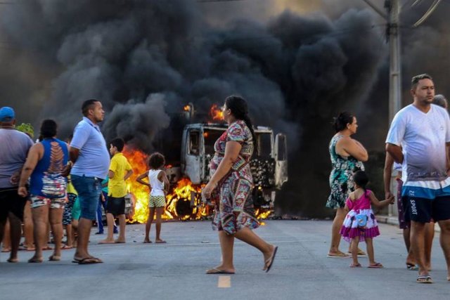 Jair Bolsanaro: Ações criminosas ocorridas no Ceará tem que ser consideradas terrorismo.  - Gente de Opinião